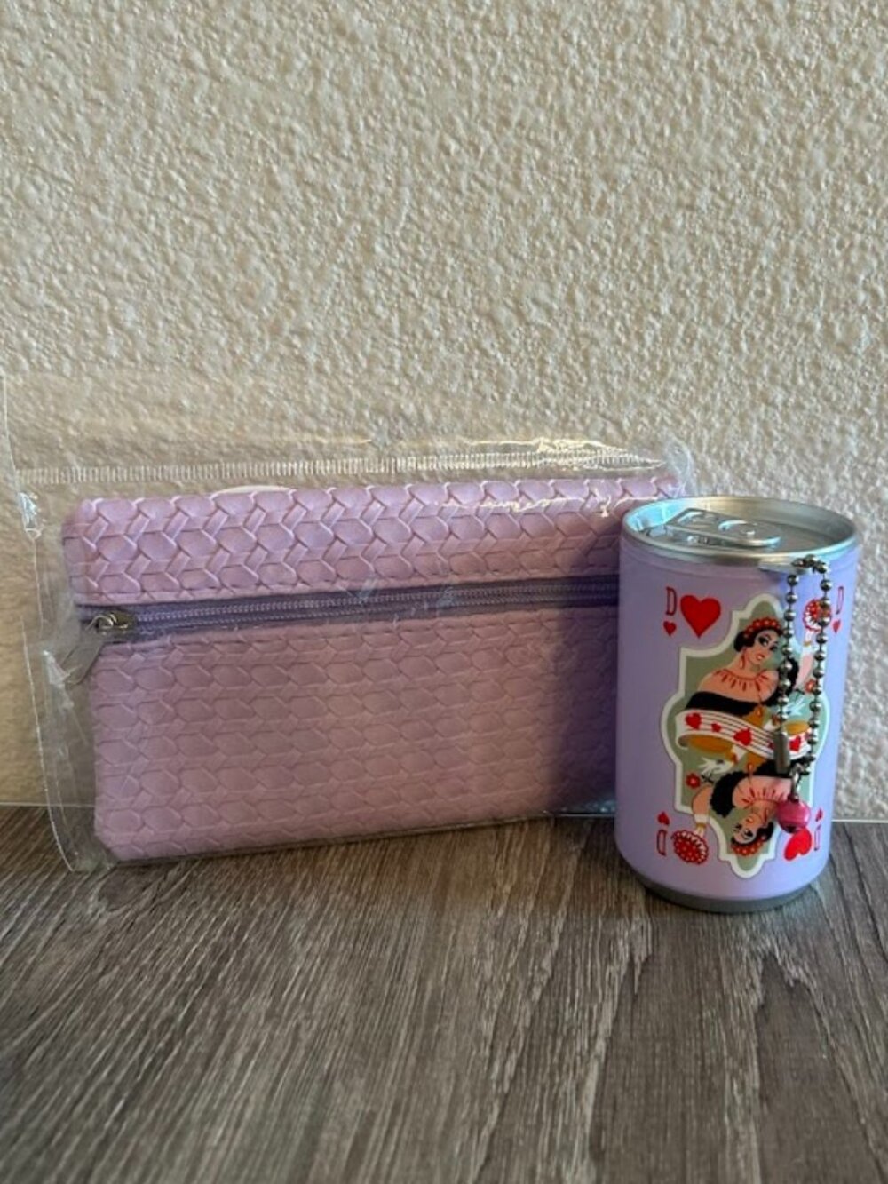 NWT Unique Light Purple Coin Purse Keychain Set with 30 Mini Wet Wipes